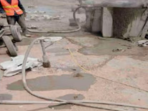 余杭水泥混凝土路面板底注浆技术 路面脱空注浆整治方案