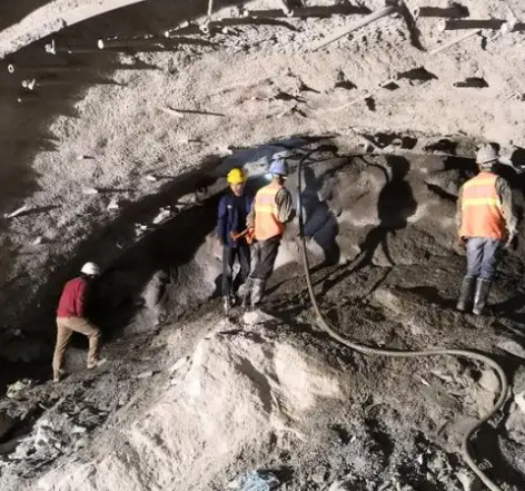 余杭拱顶带模注浆料的施工流程及注意事项